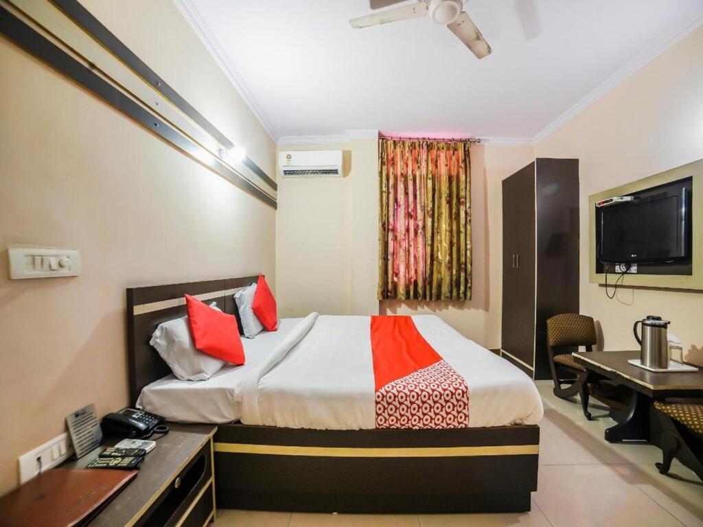 Hotel Mayur Deluxe Meerut Exterior foto